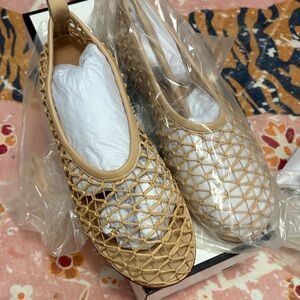 Steve Madden Tan Woven Flats